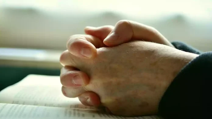मसीही जीवन में प्रार्थना का महत्व। (Importance of Prayer in the Christian Life. ACTS Prayer Sample)