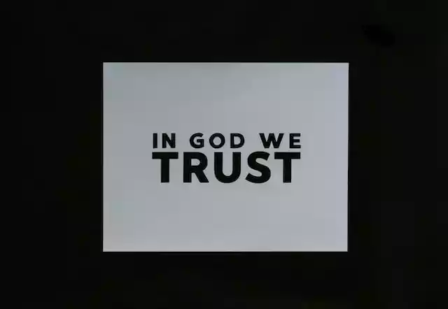 आपको किस पर भरोसा करना चाहिए? (Whom Should You Trust?)